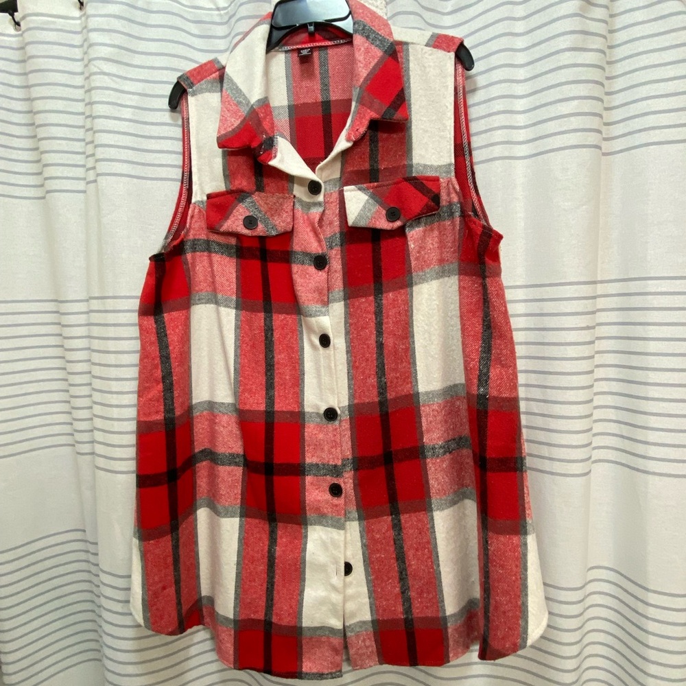 Sleeveless Plaid Button-Up Vest